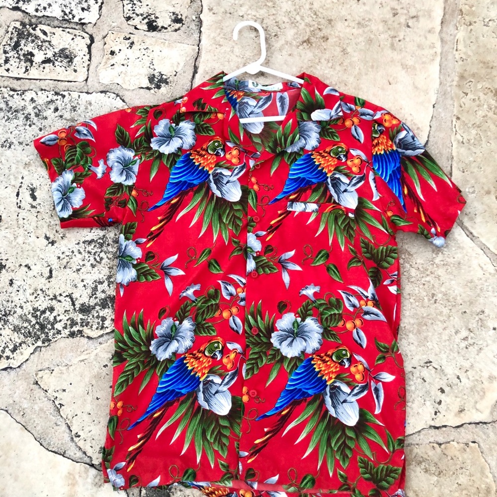 Hawaiin shirt.